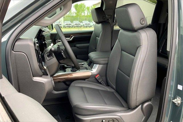2025 Chevrolet Silverado 1500 Vehicle Photo in KANSAS CITY, MO 64114-4502