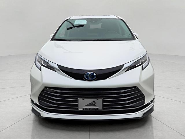 2021 Toyota Sienna Vehicle Photo in Appleton, WI 54913