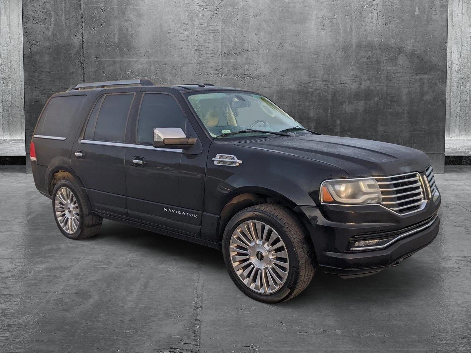 2017 Lincoln Navigator Vehicle Photo in PEMBROKE PINES, FL 33024-6534