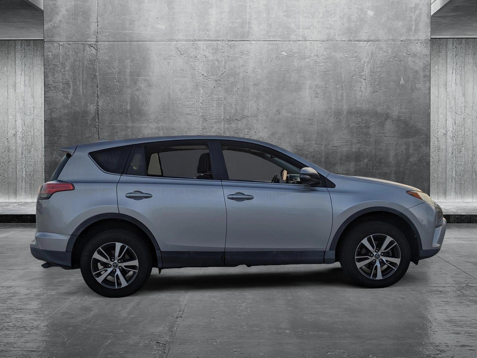 2018 Toyota RAV4 Vehicle Photo in Davie, FL 33331