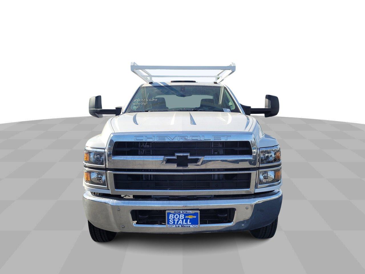 2024 Chevrolet Silverado Chassis Cab Vehicle Photo in LA MESA, CA 91942-8211