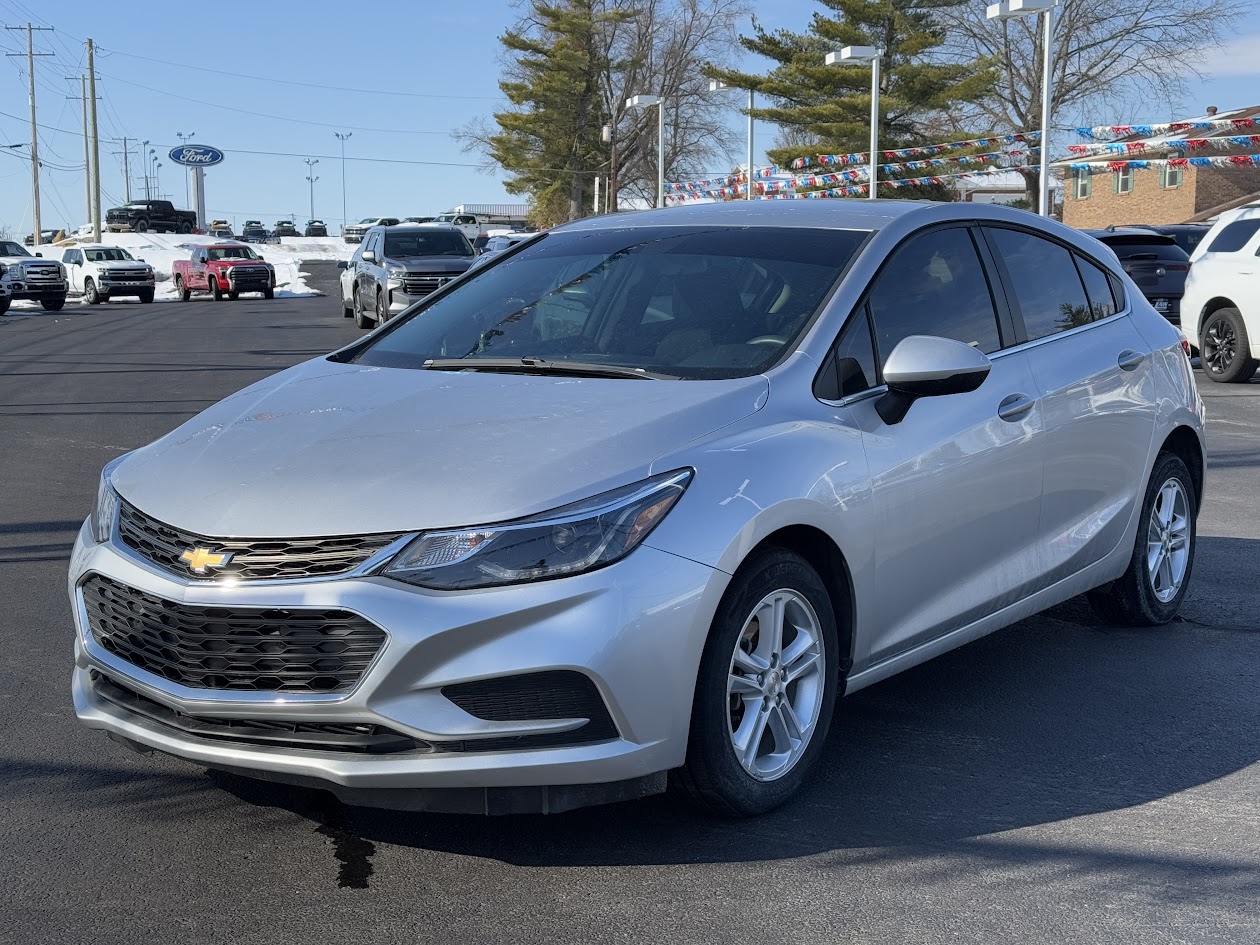 2018 Chevrolet Cruze Vehicle Photo in BOONVILLE, IN 47601-9633