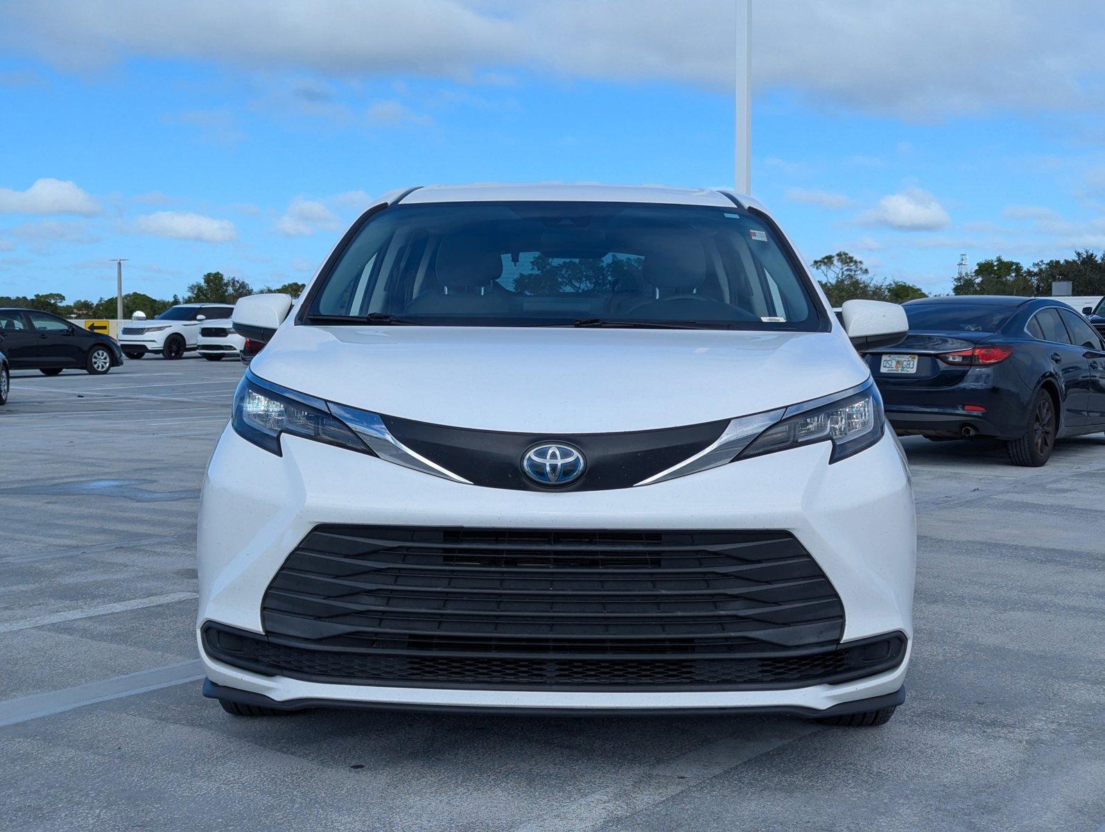 2021 Toyota Sienna Vehicle Photo in Ft. Myers, FL 33907