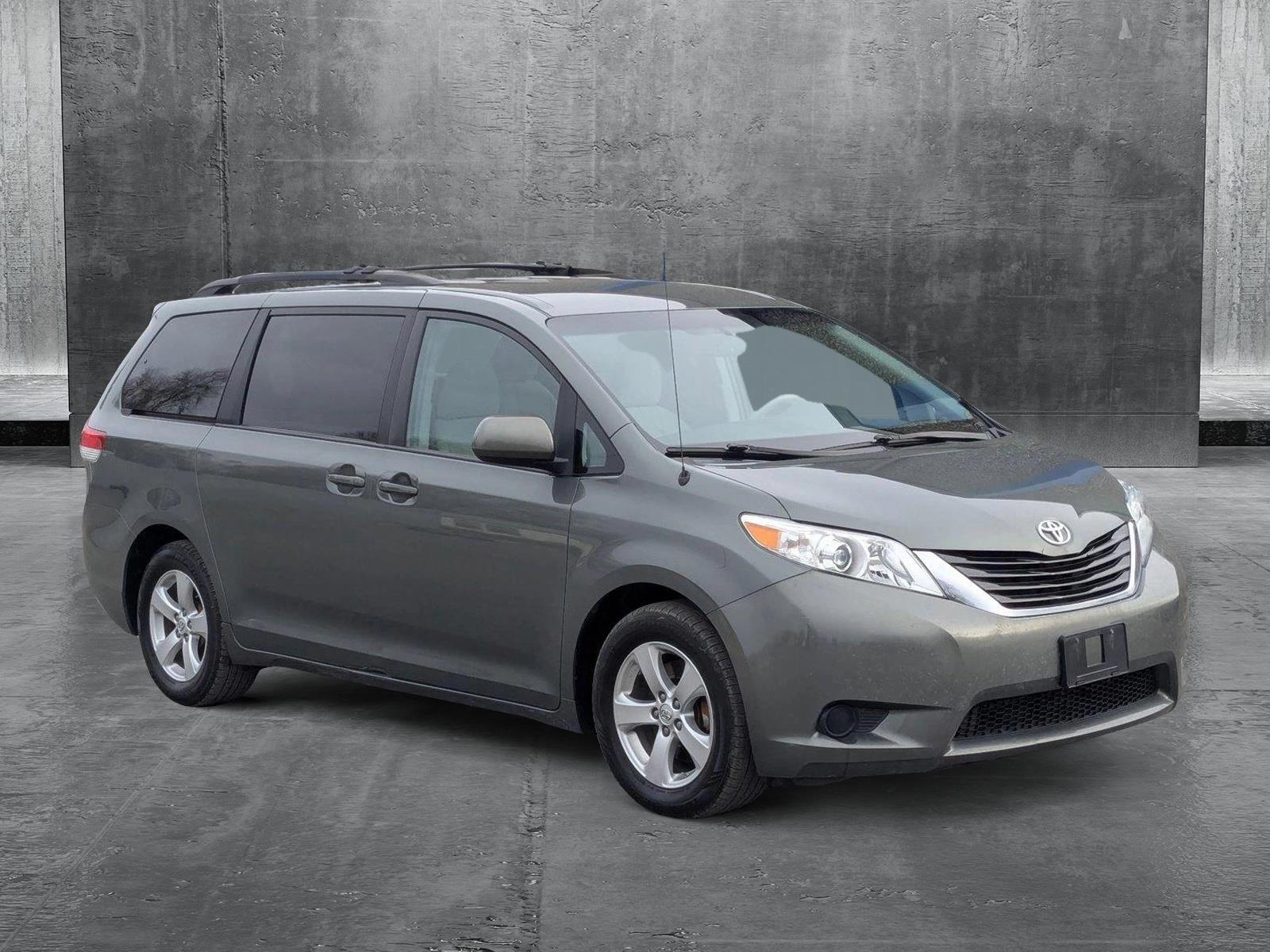 2013 Toyota Sienna Vehicle Photo in Spokane Valley, WA 99212