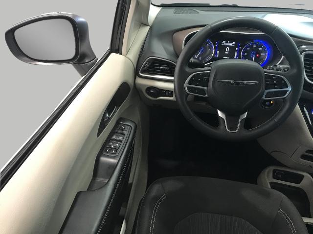 2022 Chrysler Voyager Vehicle Photo in GREEN BAY, WI 54303-3330