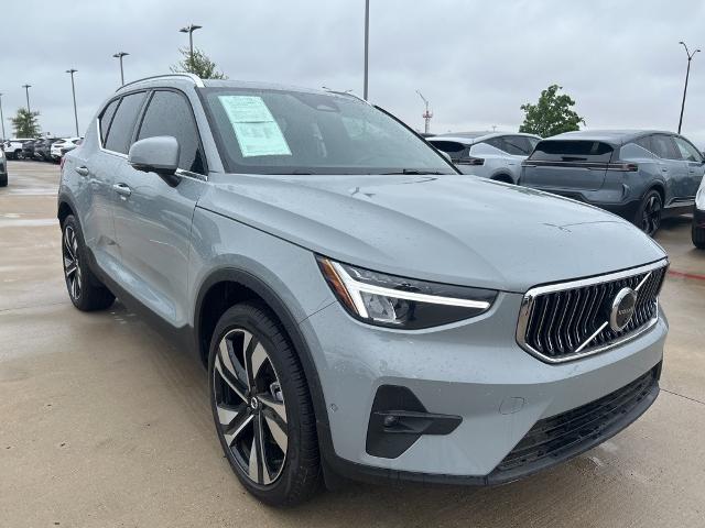 2025 Volvo XC40 Vehicle Photo in Grapevine, TX 76051