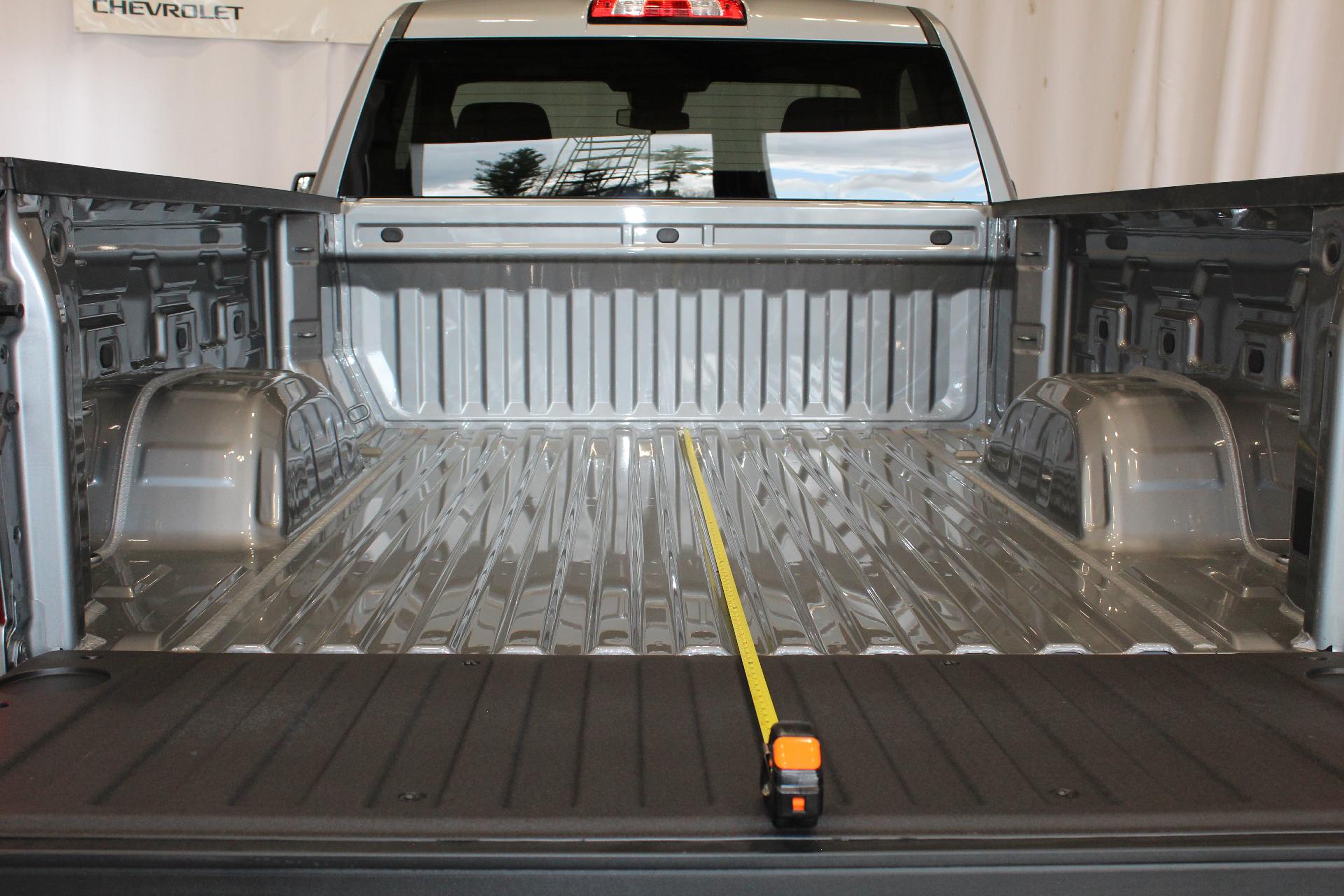 2025 Chevrolet Silverado 1500 Vehicle Photo in NORTHAMPTON, MA 01060-1120