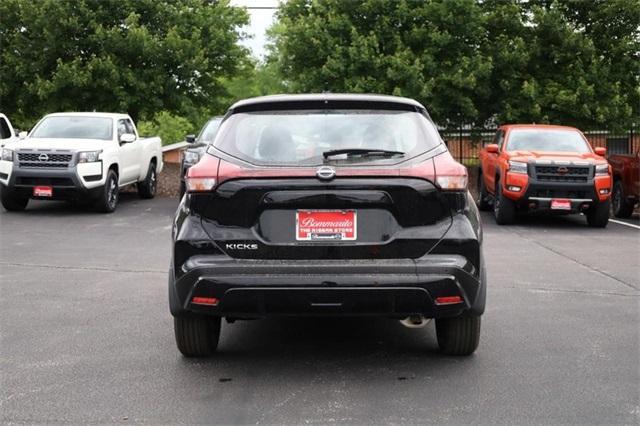 2025 Nissan Kicks Play Vehicle Photo in Hazelwood, MO 63042