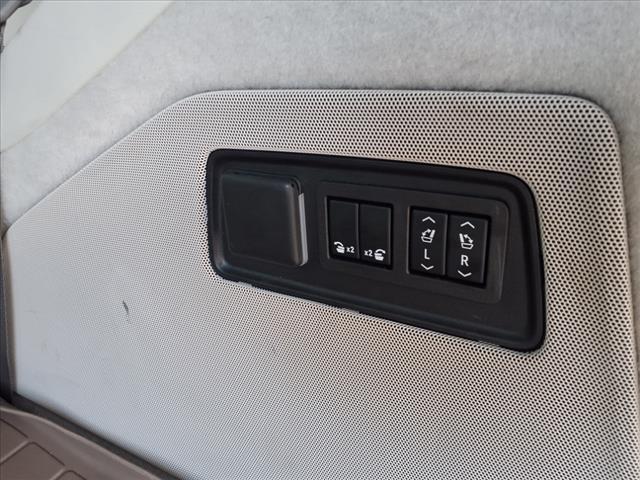 2023 Cadillac Escalade Vehicle Photo in SMITHTOWN, NY 11787-5023