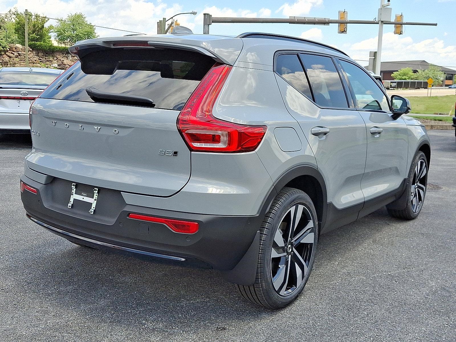 2025 Volvo XC40 Vehicle Photo in Lancaster, PA 17601