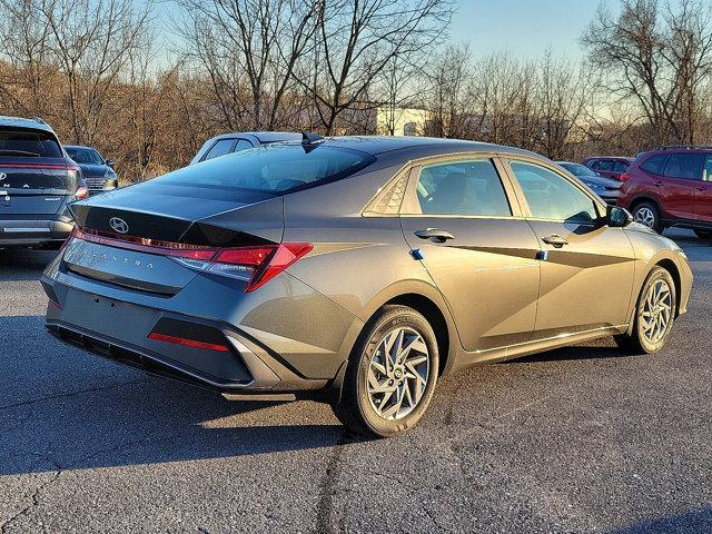 2025 Hyundai ELANTRA Vehicle Photo in Harrisburg, PA 17111