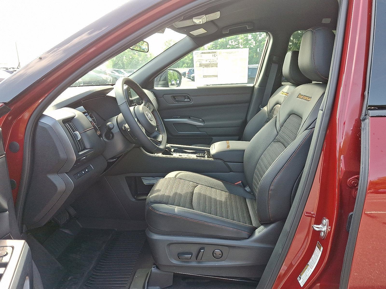 2025 Nissan Pathfinder Vehicle Photo in Mechanicsburg, PA 17050-2306