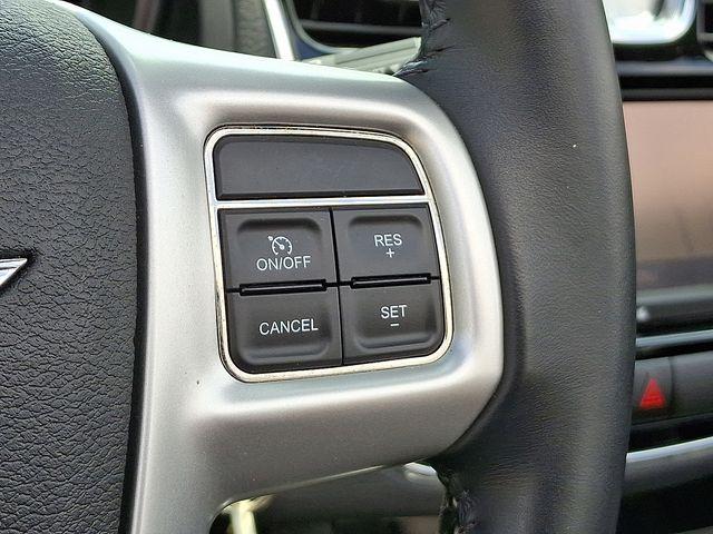 2013 Chrysler 200 Vehicle Photo in WATERTOWN, CT 06795-3318