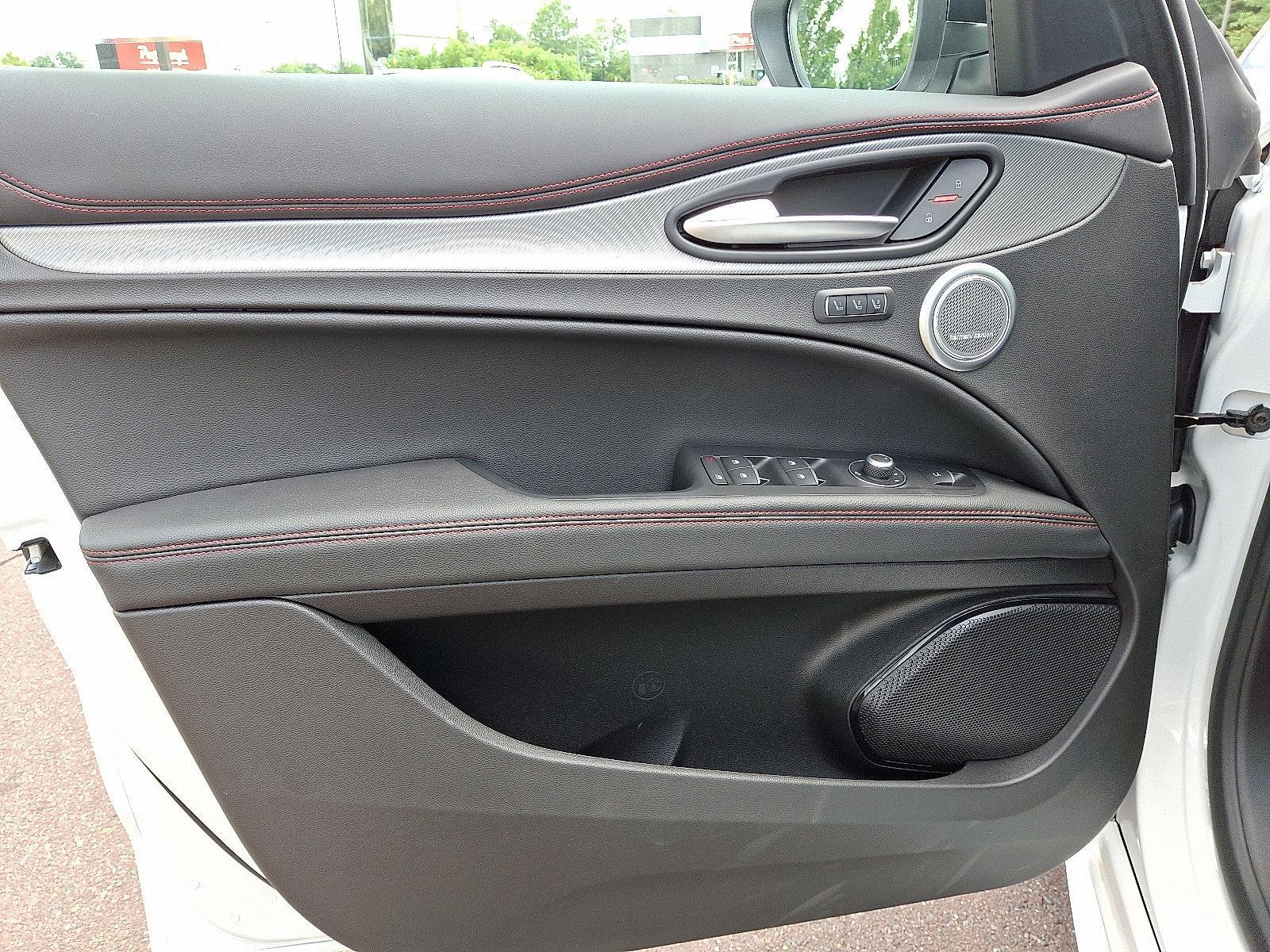 2025 Alfa Romeo Stelvio Vehicle Photo in Willow Grove, PA 19090