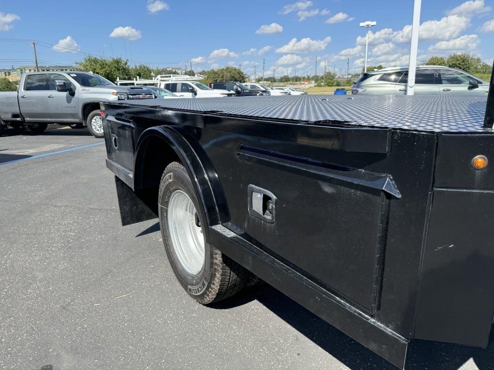 2024 Chevrolet Silverado 3500 HD Chassis Cab Vehicle Photo in GEORGETOWN, TX 78626-7508