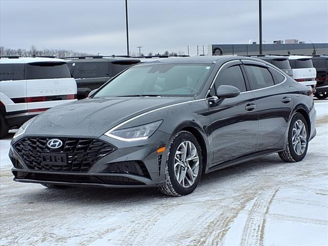 2023 Hyundai SONATA Vehicle Photo in Peoria, IL 61615