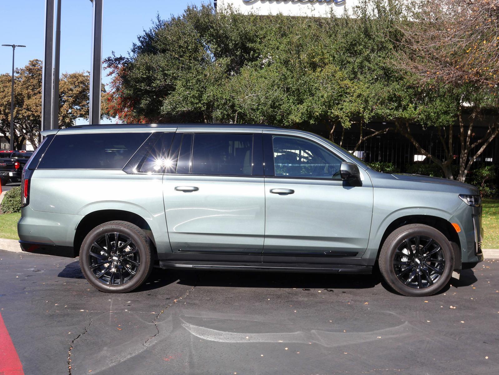 2024 Cadillac Escalade ESV Vehicle Photo in DALLAS, TX 75209-3095