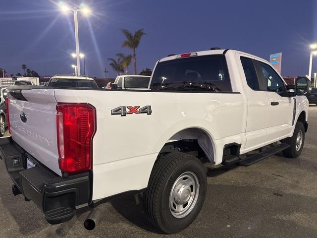 2024 Ford Super Duty F-350 SRW Vehicle Photo in VENTURA, CA 93003-8585