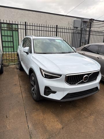 2025 Volvo XC40 Vehicle Photo in Houston, TX 77007