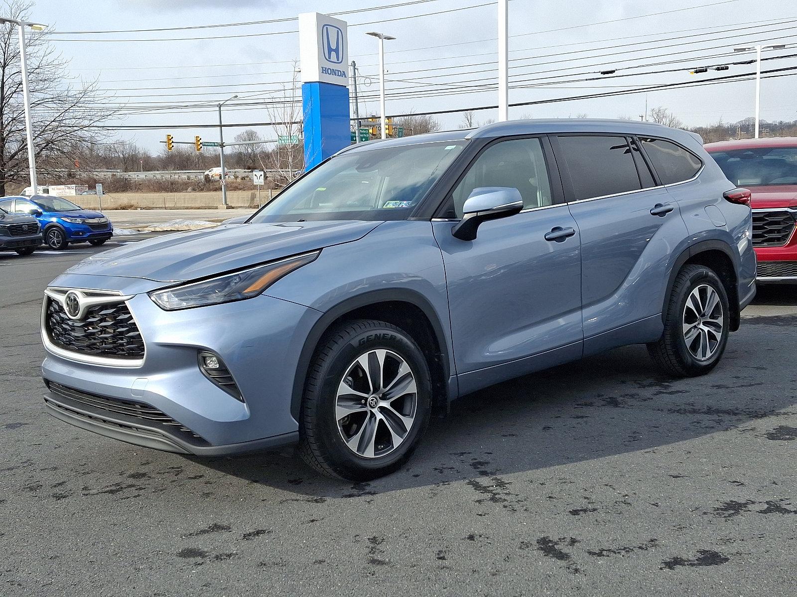 2022 Toyota Highlander Vehicle Photo in Harrisburg, PA 17111