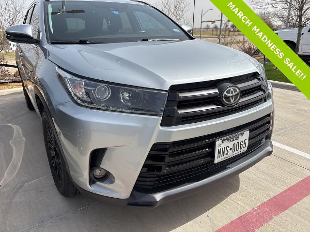 2019 Toyota Highlander Vehicle Photo in Grapevine, TX 76051