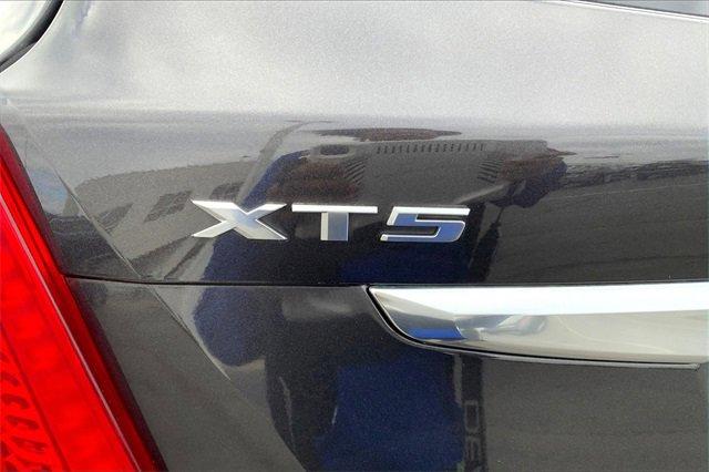 2017 Cadillac XT5 Vehicle Photo in TOPEKA, KS 66609-0000