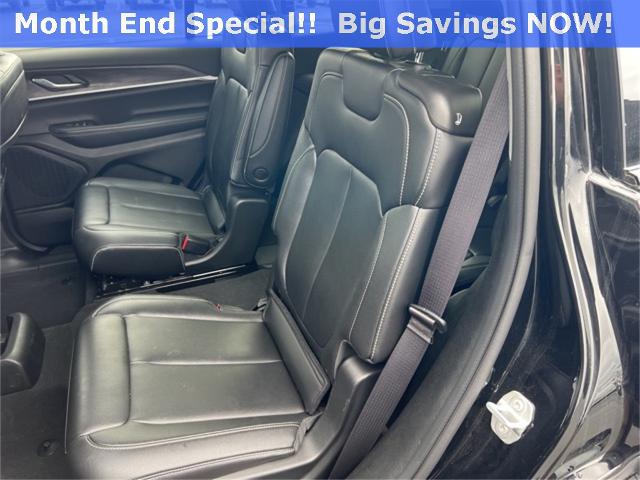 2023 Jeep Grand Cherokee L Vehicle Photo in GREEN BAY, WI 54304-5303