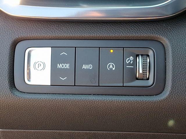 2024 GMC Acadia Vehicle Photo in DANBURY, CT 06810-5034