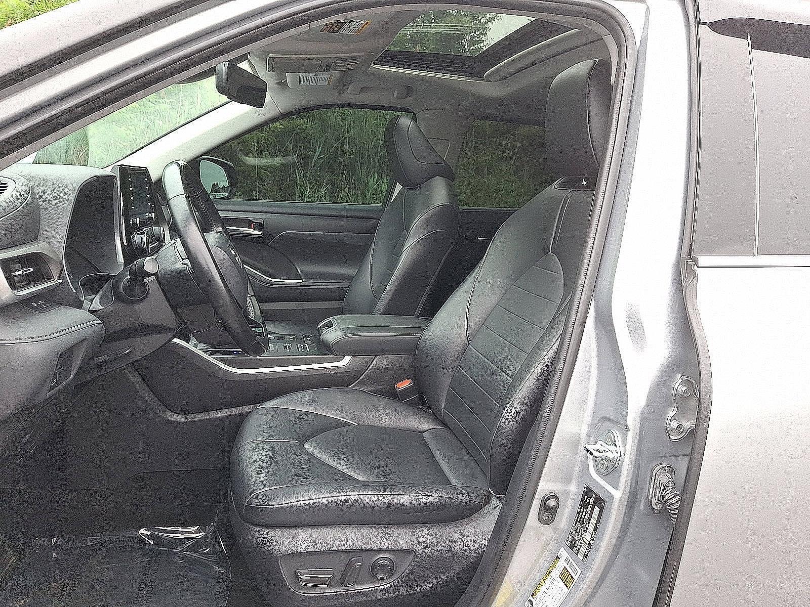 2021 Toyota Highlander Vehicle Photo in Trevose, PA 19053