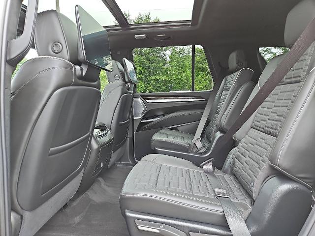 2025 Cadillac Escalade Vehicle Photo in TREVOSE, PA 19053-4984
