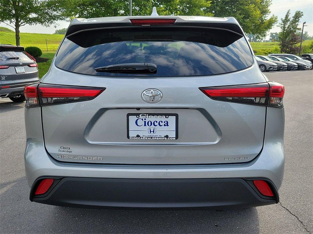 2020 Toyota Highlander Vehicle Photo in Muncy, PA 17756