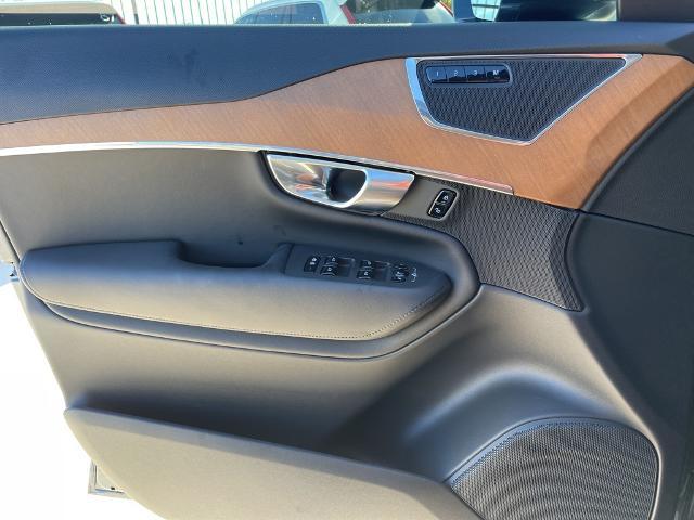 2025 Volvo XC90 Vehicle Photo in Grapevine, TX 76051