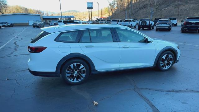 2018 Buick Regal TourX Vehicle Photo in MARION, NC 28752-6372