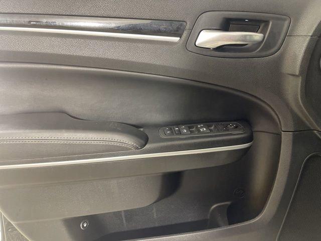 2022 Chrysler 300 Vehicle Photo in PHOENIX, AZ 85014-3381