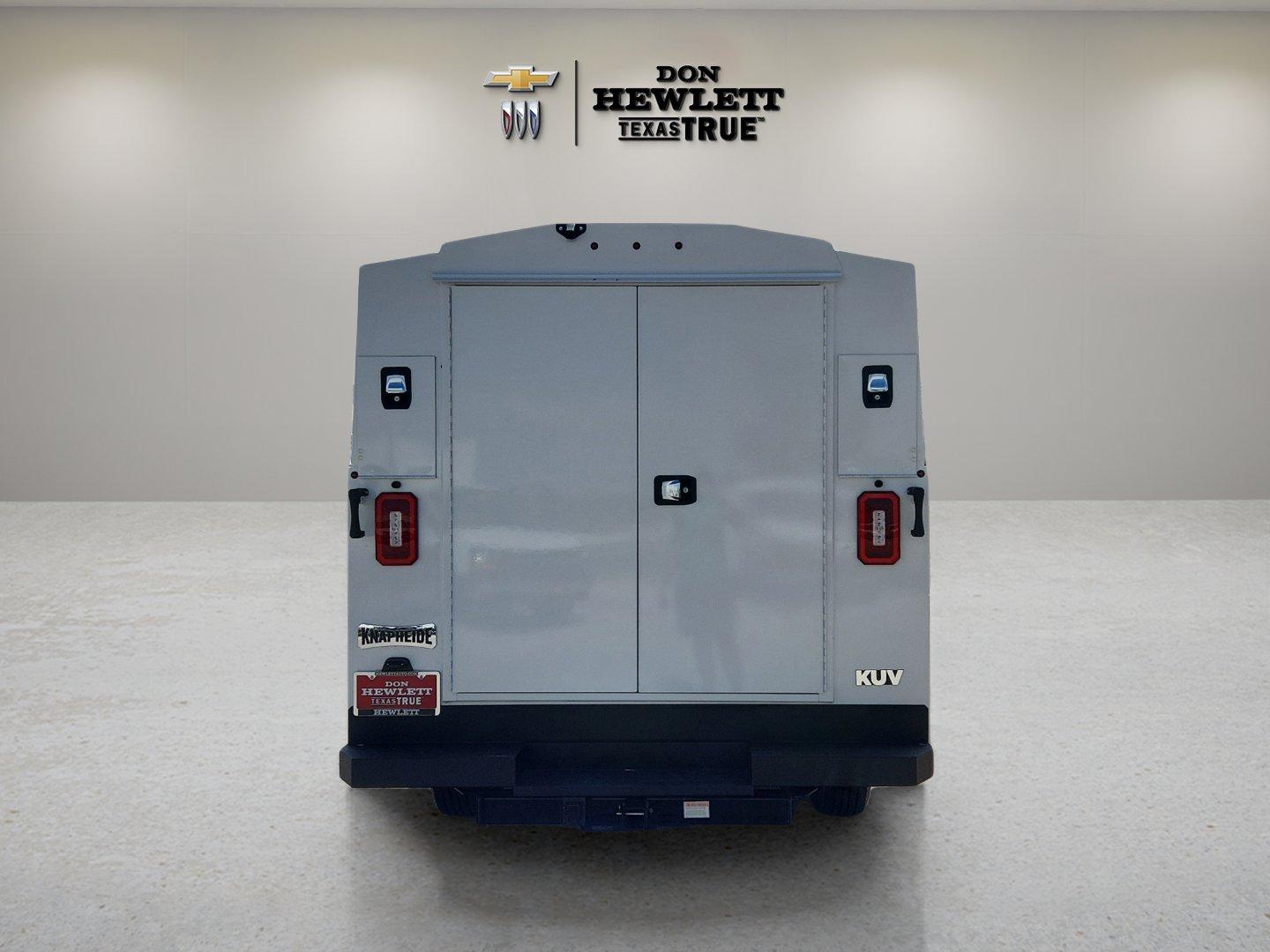 2025 Chevrolet Express Cutaway 3500 Vehicle Photo in GEORGETOWN, TX 78626-7508