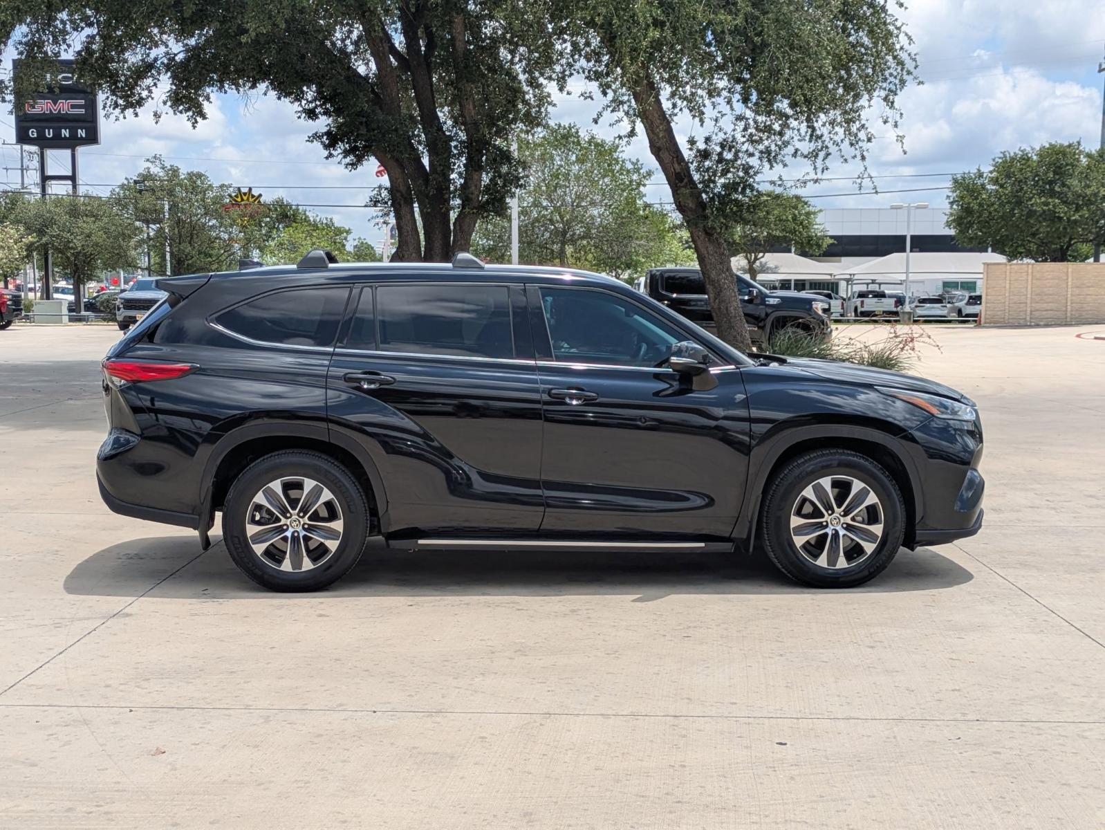 2021 Toyota Highlander Vehicle Photo in SELMA, TX 78154-1460