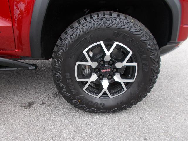 2025 GMC Canyon Vehicle Photo in LOWELL, MA 01852-4336