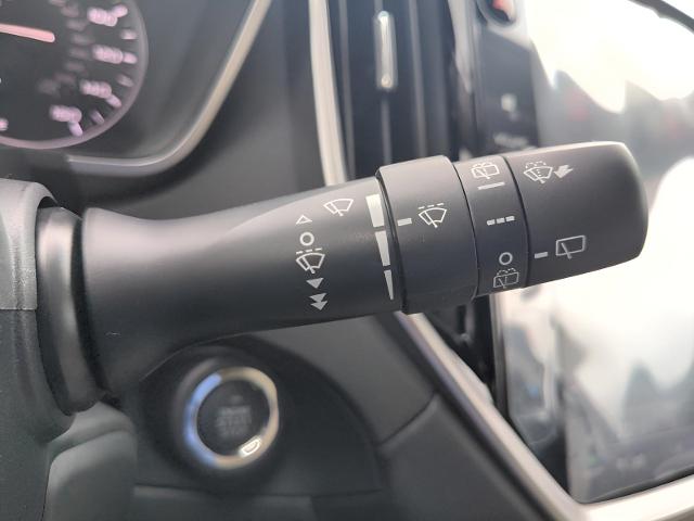 2025 Subaru Ascent Vehicle Photo in Green Bay, WI 54304