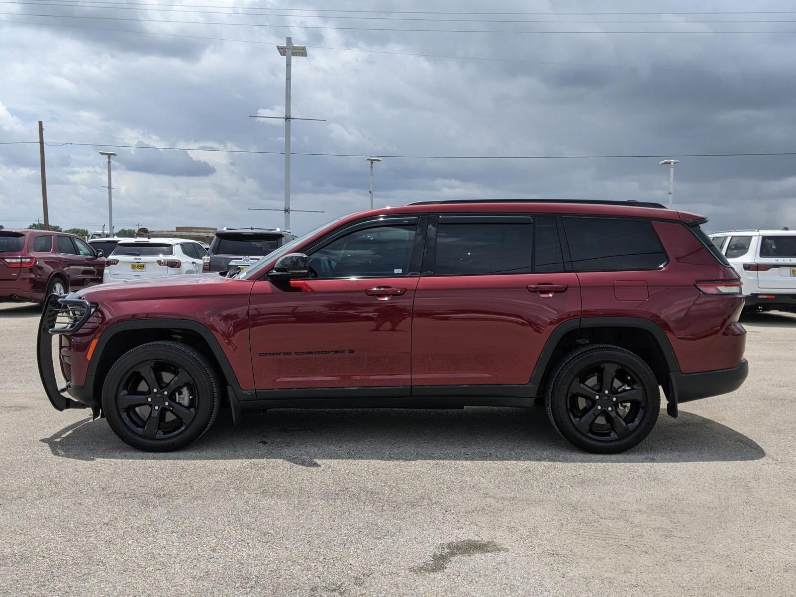 2024 Jeep Grand Cherokee L Vehicle Photo in Seguin, TX 78155