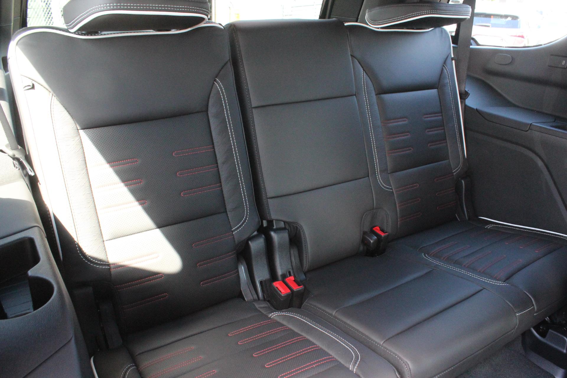 2025 GMC Yukon Vehicle Photo in AURORA, CO 80012-4011