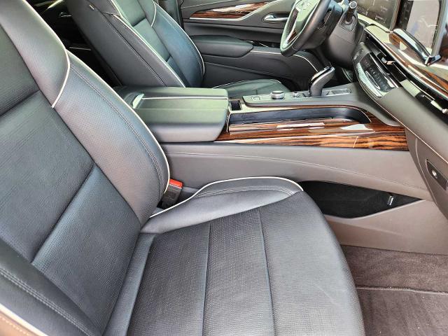 2022 Cadillac Escalade Vehicle Photo in DENTON, TX 76210-9321