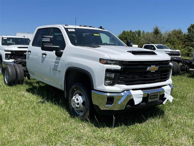 2024 Chevrolet Silverado 3500 HD Vehicle Photo in ALCOA, TN 37701-3235