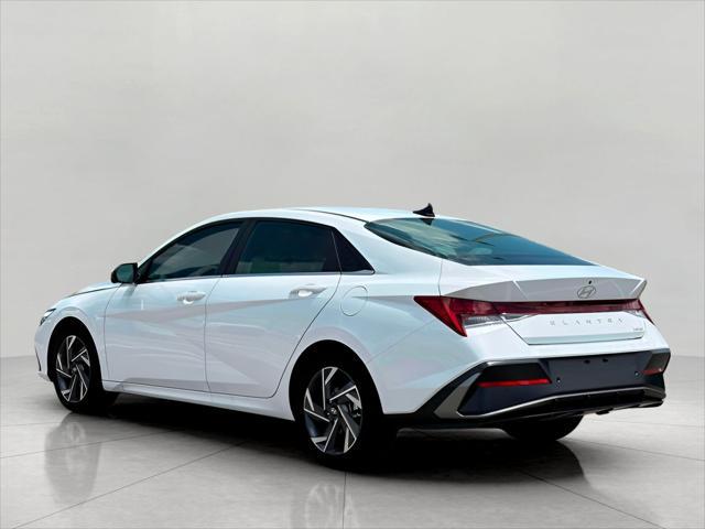 2025 Hyundai ELANTRA Vehicle Photo in Green Bay, WI 54304