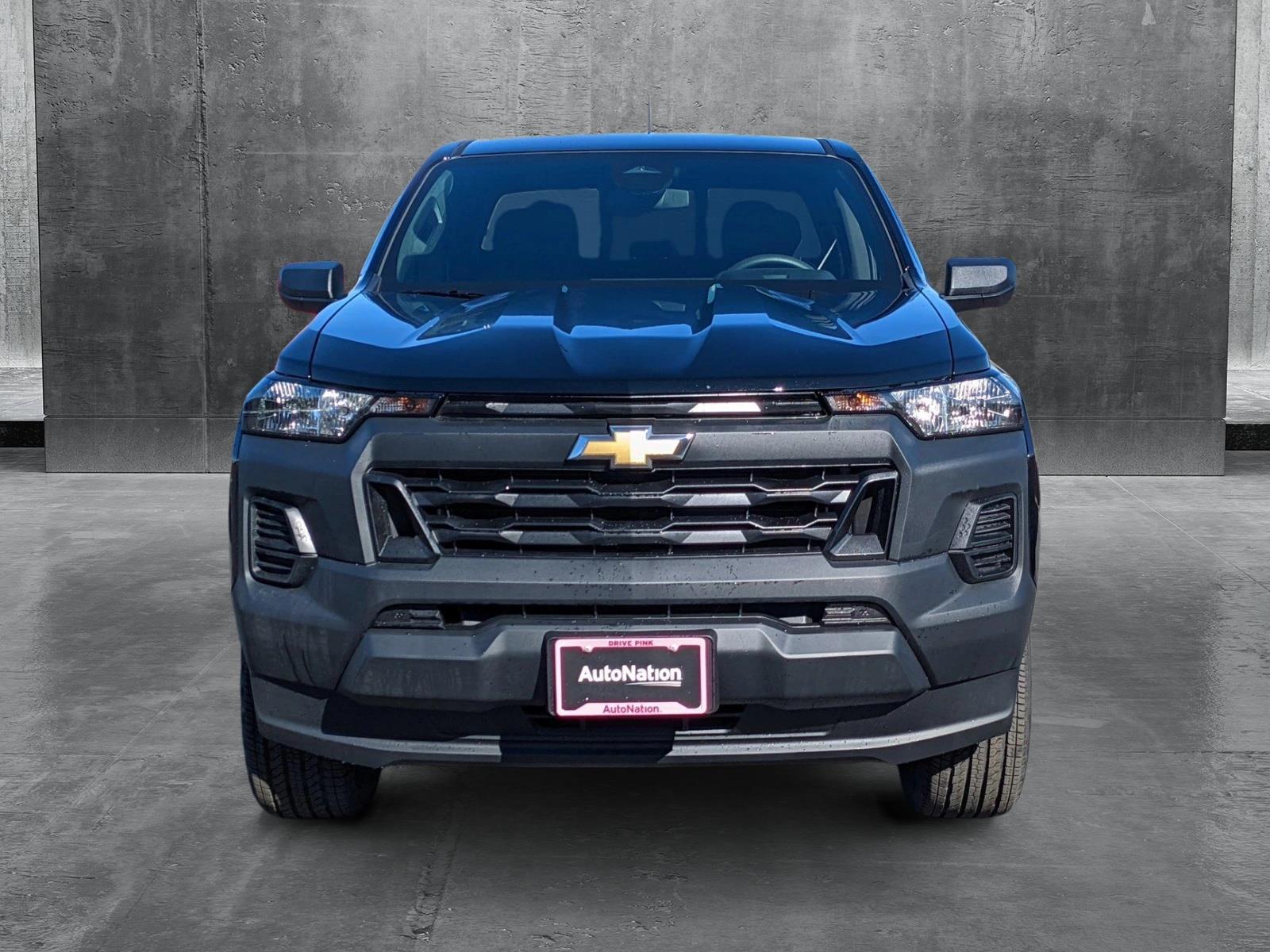 2024 Chevrolet Colorado Vehicle Photo in VALENCIA, CA 91355-1705