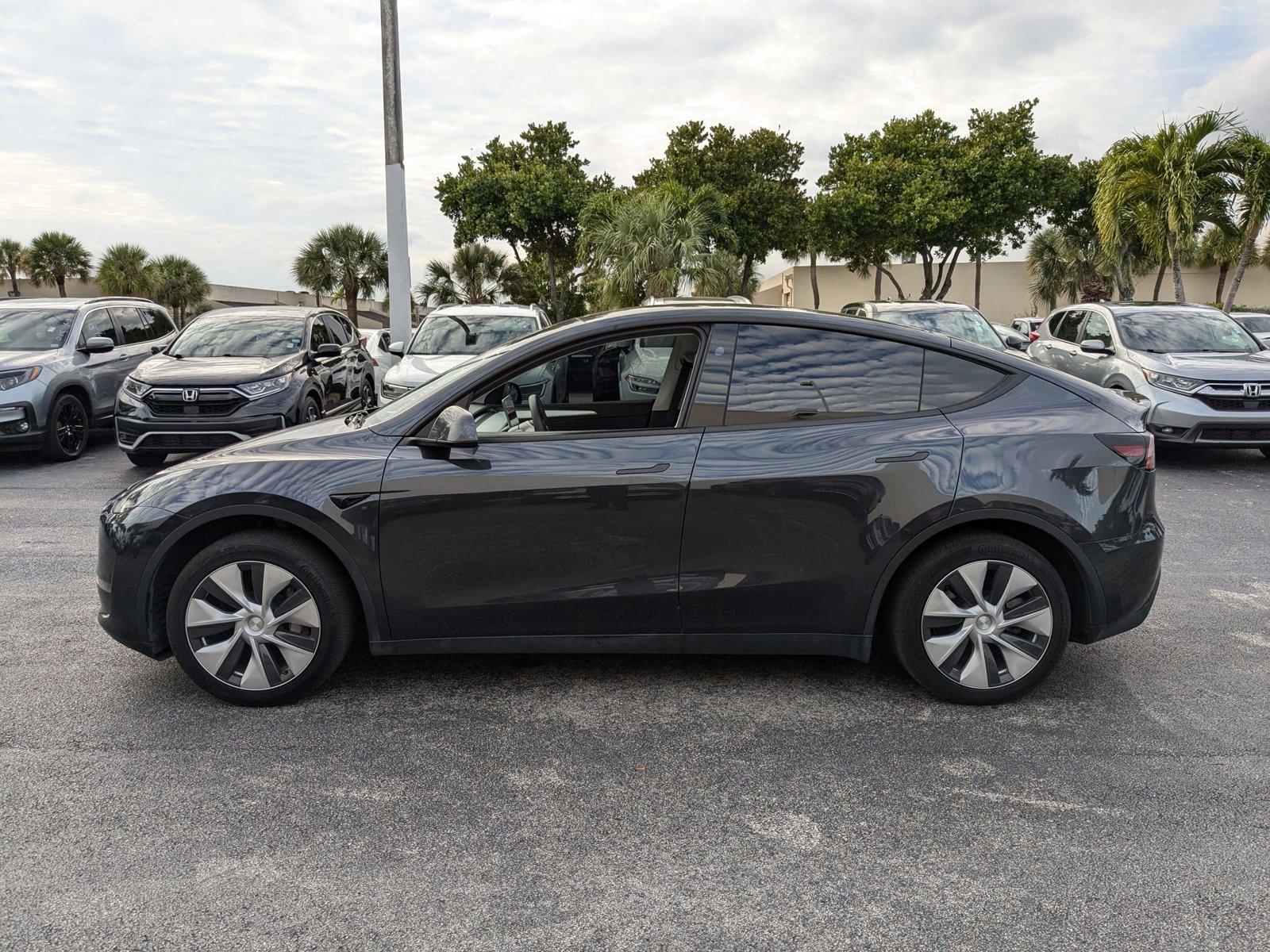 2024 Tesla Model Y Vehicle Photo in Miami, FL 33015