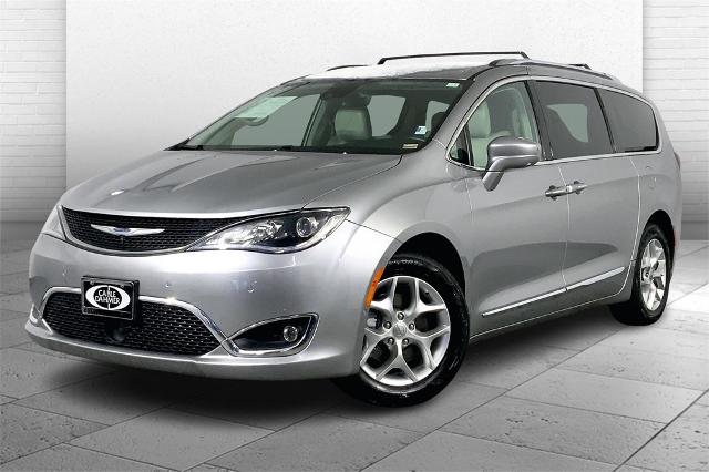 2017 Chrysler Pacifica Vehicle Photo in Lees Summit, MO 64086