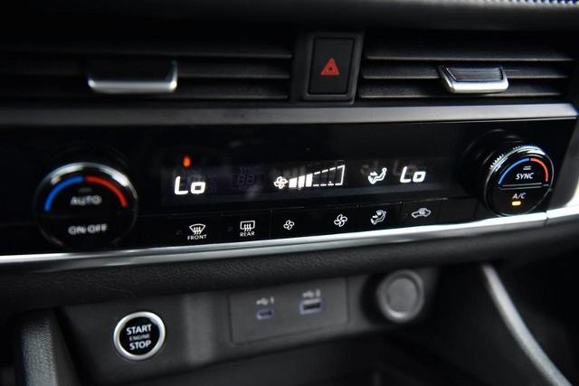 2023 Nissan Rogue Vehicle Photo in Ballwin, MO 63011