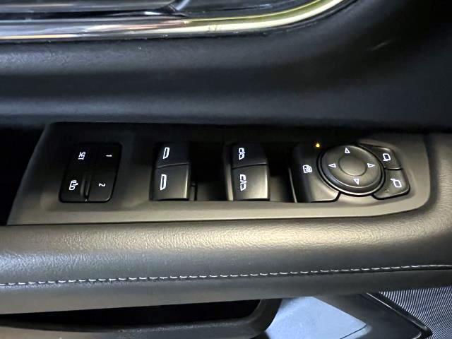 2023 Chevrolet Suburban Vehicle Photo in Roslyn, NY 11576