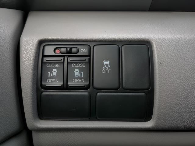 2011 Honda Odyssey Vehicle Photo in Green Bay, WI 54304