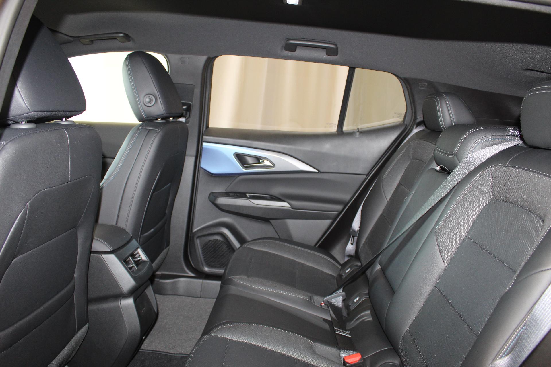 2025 Chevrolet Equinox EV Vehicle Photo in NORTHAMPTON, MA 01060-1120